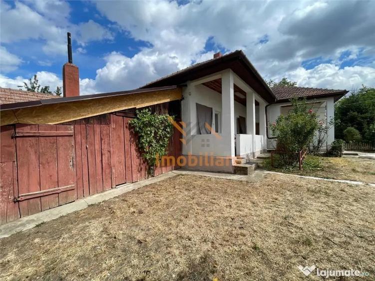 Casă cu 4 camere cu Teren 1439 Mp în Central
