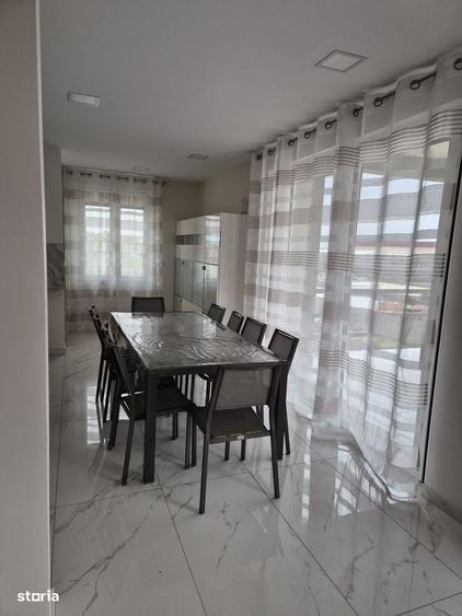 Apartament cu 4 camere în Cloșca