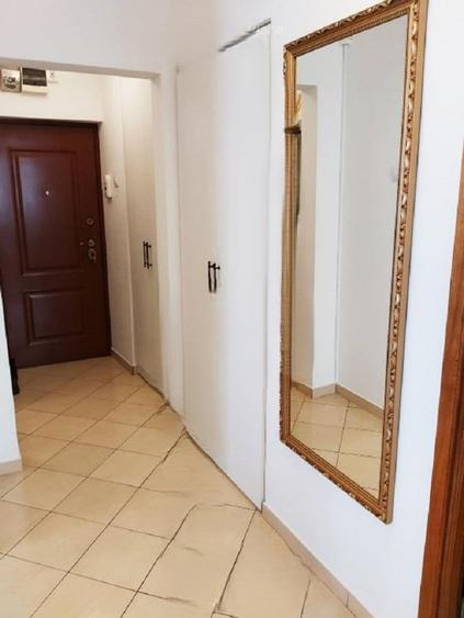 Apartament cu 2 camere decomandat în Centru Civic