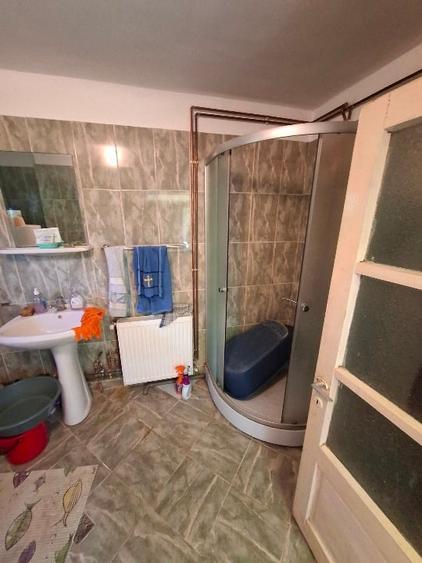 Casă individuală cu 4 camere cu Teren 500 Mp în Băbeni