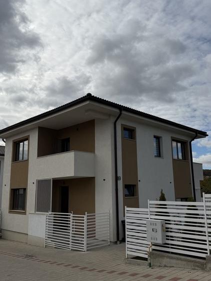 Casă cu 4 camere în Chinteni