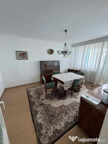 Apartament cu 3 camere decomandat în Tomis Nord