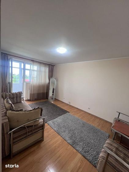Apartament cu 3 camere decomandat în Berceni