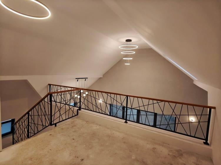 Casă individuală cu 4 camere cu Garaj în Corbeanca