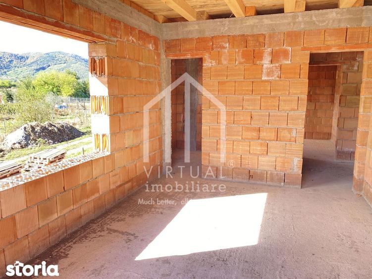 Casă cu 4 camere cu Teren 326 Mp în Poplaca