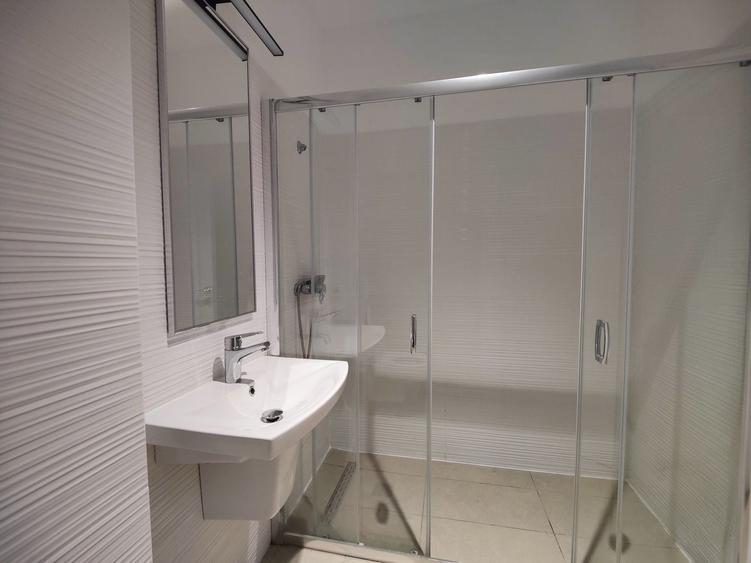 Apartament cu 2 camere decomandat în Est