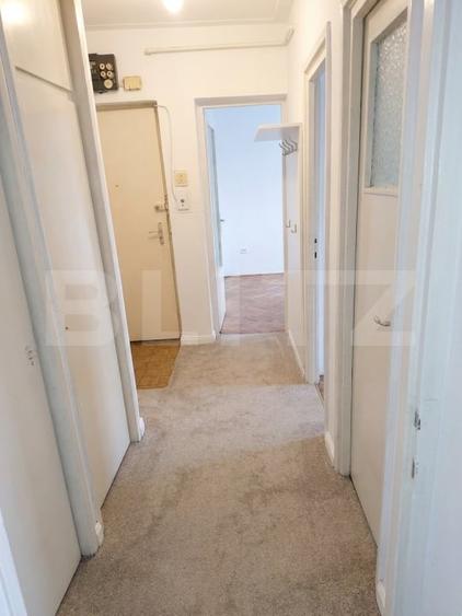 Apartament cu 3 camere semidecomandat în Sud-Est