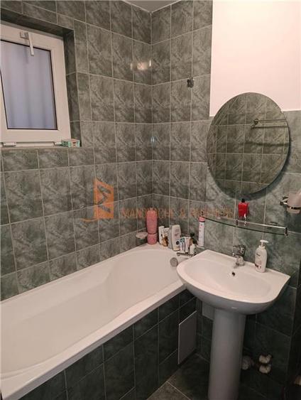 Apartament cu 2 camere semidecomandat, mobilat în Unirii Sud