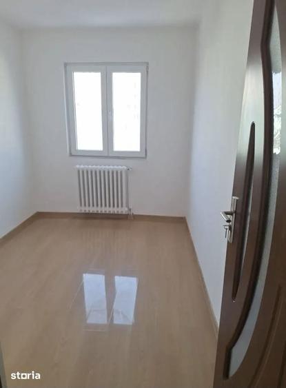 Apartament cu 3 camere în Alexandru cel Bun