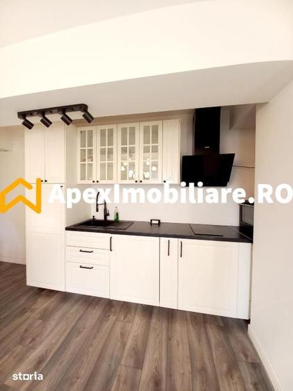 Apartament cu 3 camere semidecomandat în Dămăroaia