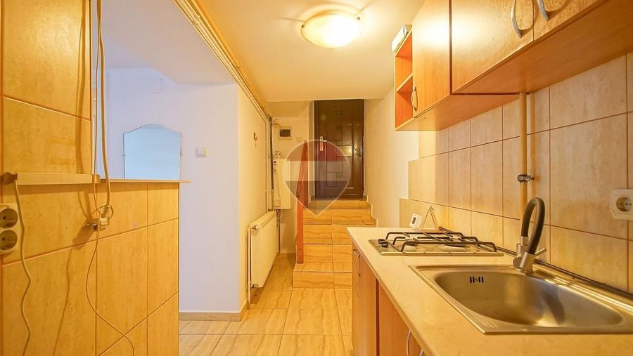 Apartament cu 2 camere semidecomandat, mobilat în Centrul Istoric