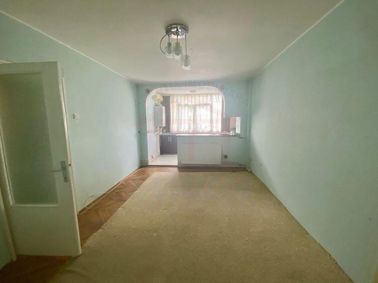 Apartament cu 2 camere semidecomandat în Țiglina 1