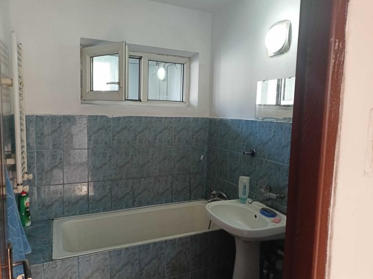 Apartament cu 2 camere semidecomandat în Precista