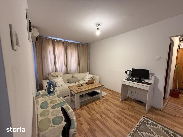 Apartament cu 4 camere semidecomandat în Șagului