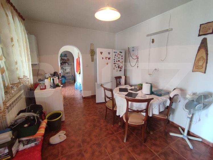 Casă individuală cu 8 camere cu Canalizare în Cătămărești-Deal