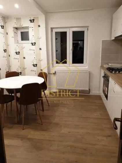 Apartament cu 3 camere semidecomandat în Complex Studențesc