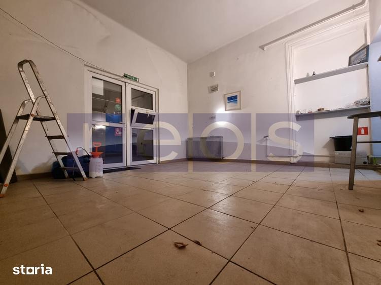 Casă cu 9 camere semidecomandat cu Teren 260 Mp în Timpuri Noi