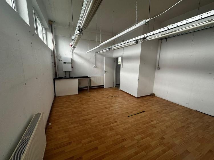 Birou, de 385 mp, în Central