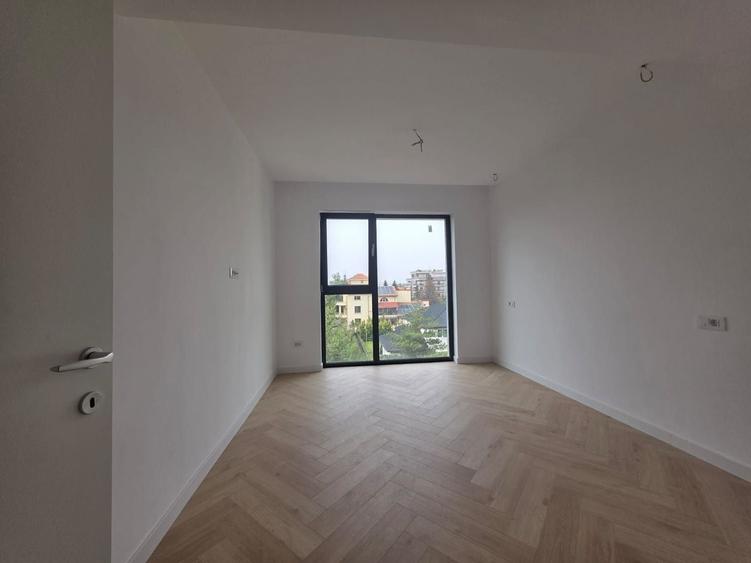 Apartament cu 4 camere decomandat în Iancu Nicolae