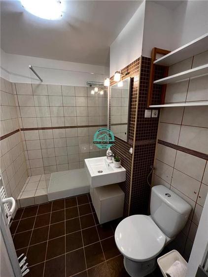 Apartament cu 4 camere decomandat, mobilat în 7 Noiembrie