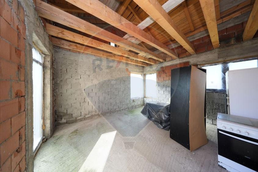 Duplex cu 6 camere cu Teren 500 Mp în Bod