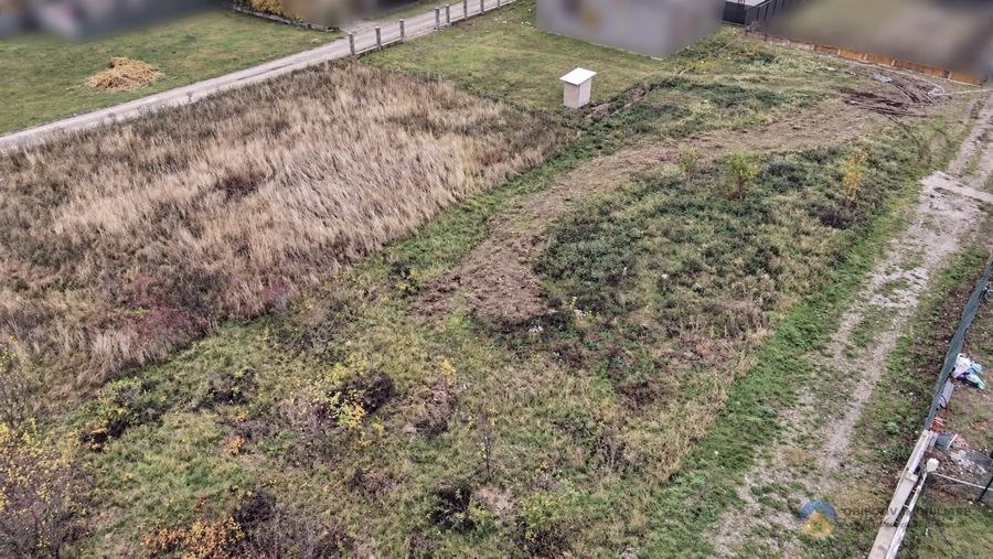 Teren intravilan de 900 mp, în Dumbrava Roșie