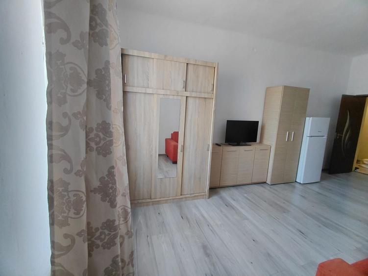 Garsonieră decomandată în Central