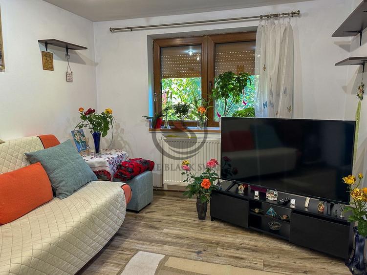 Casă individuală cu 5 camere cu Canalizare în Cocorăștii Colț