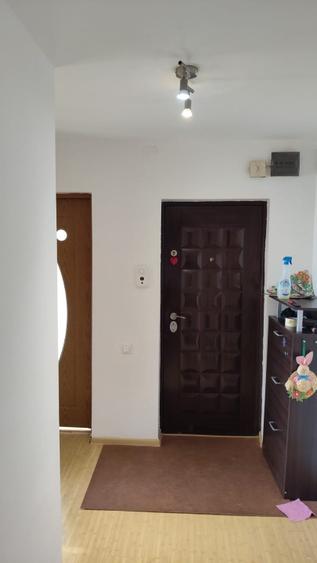 Apartament cu 2 camere decomandat în Valea Călugărească