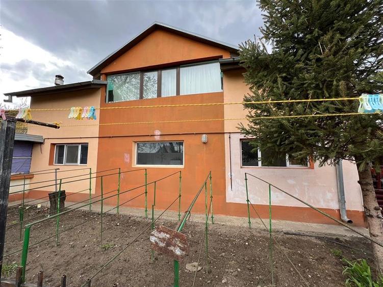 Spațiu comercial, de 216 mp, în Jorăști
