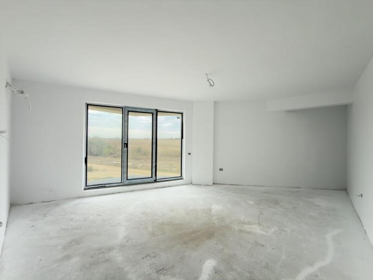 Apartament cu 2 camere decomandat în Tomis Plus — fotografia 1