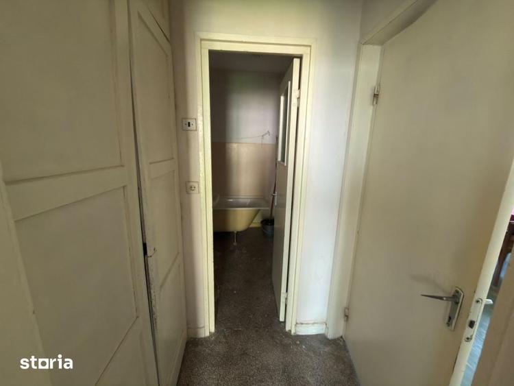 Apartament cu 3 camere semidecomandat în Andrei Mureșanu