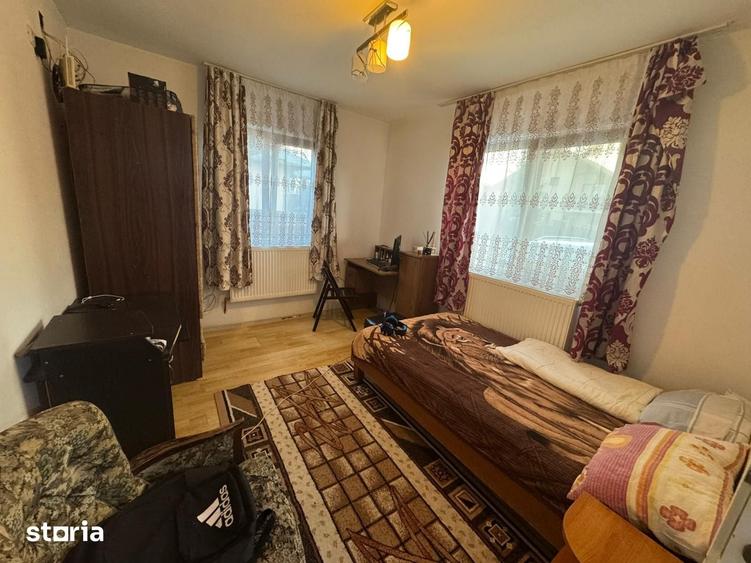Casă cu 8 camere cu Teren 300 Mp în Ciurea