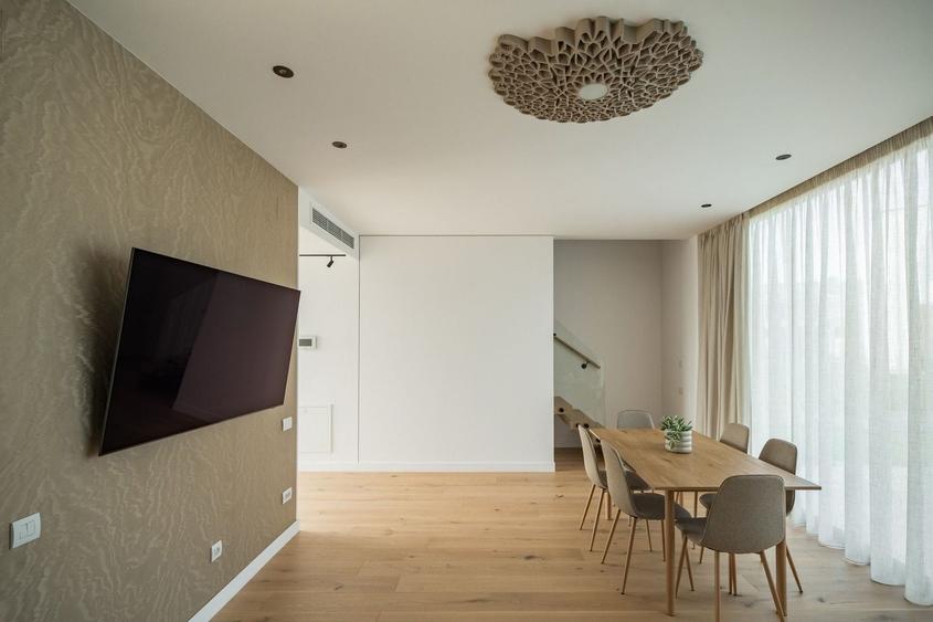 Duplex cu 4 camere cu Piscina în Tunari