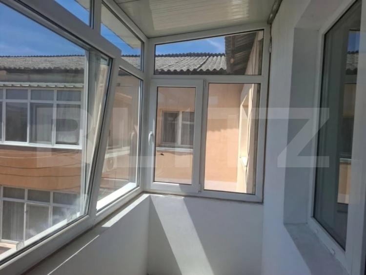 Apartament cu 2 camere semidecomandat, mobilat în Micro 11