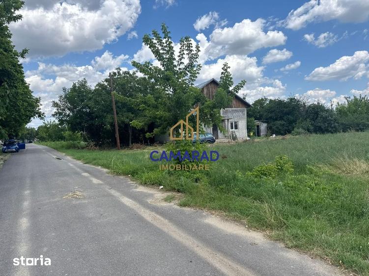 Teren de 4694 mp, în Central