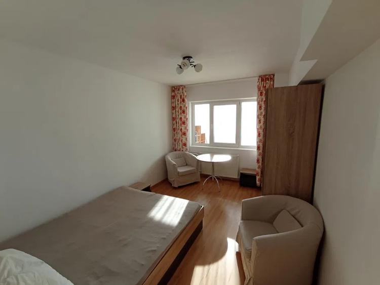 Apartament cu 2 camere decomandat, mobilat în Titulescu