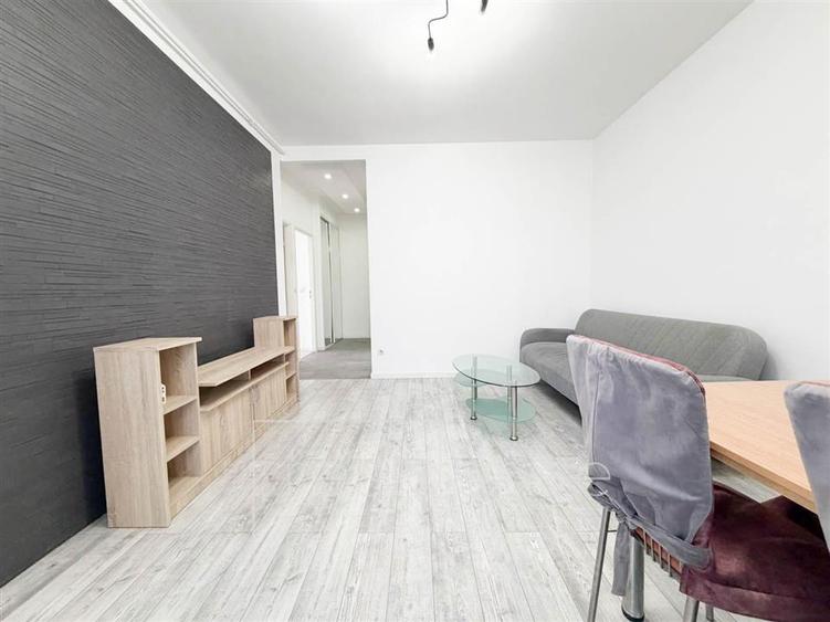 Apartament cu 3 camere semidecomandat în Mărăști
