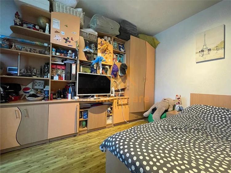 Apartament cu 3 camere semidecomandat în Calea Aradului