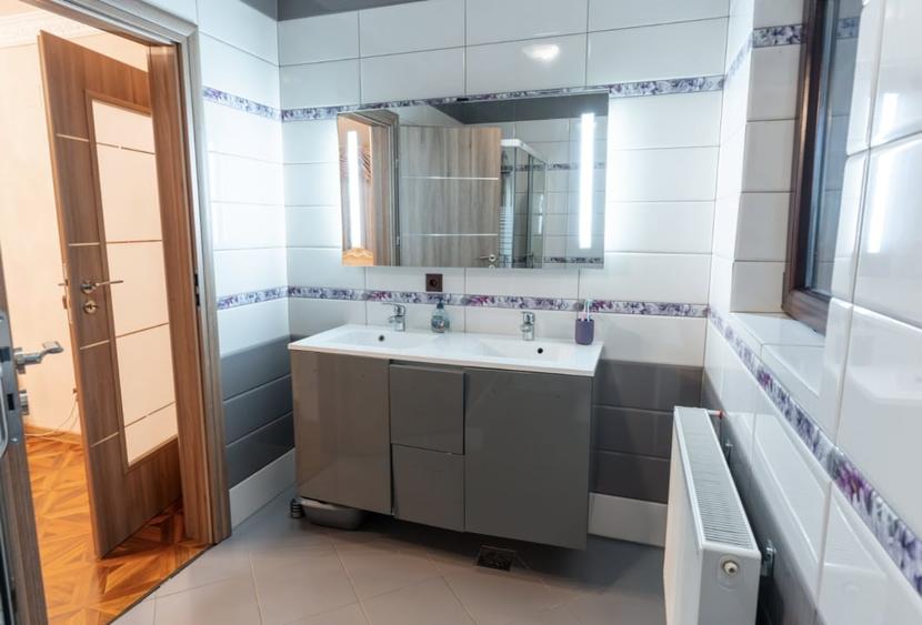 Casă individuală cu 6 camere cu Canalizare în Cristești