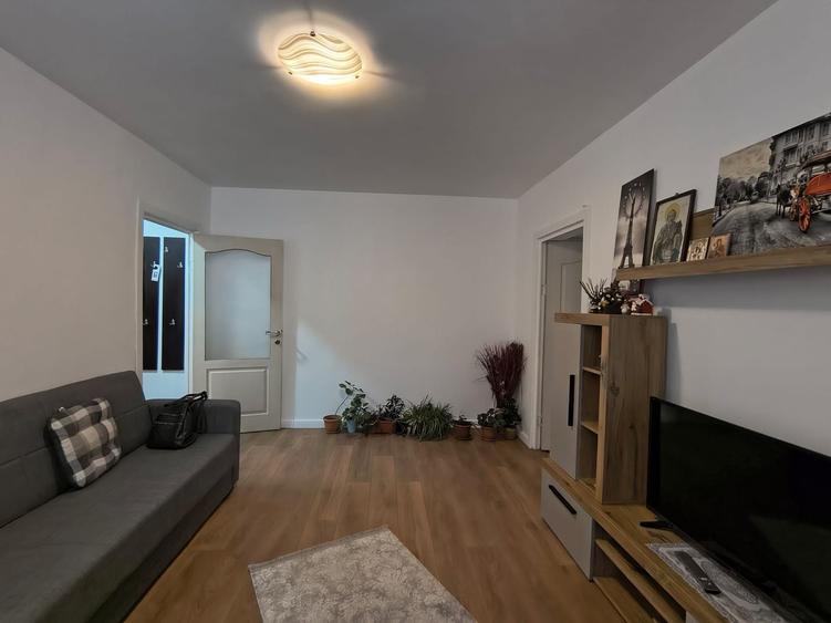 Apartament cu 2 camere semidecomandat în Gara