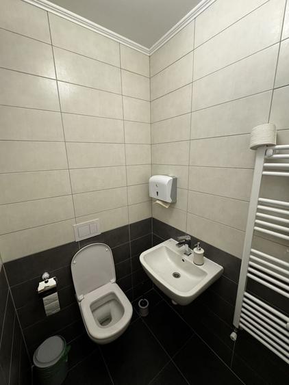 Spațiu comercial, de 40 mp, în Central
