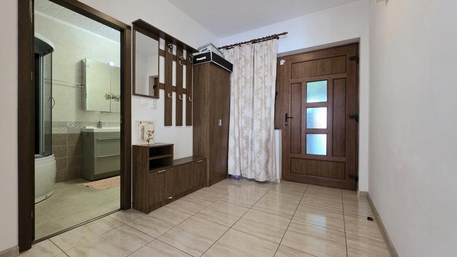 Casă individuală cu 4 camere cu Canalizare în Lazu