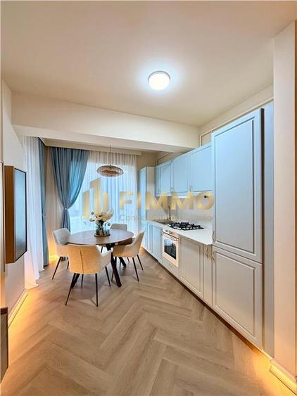 Apartament cu 3 camere semidecomandat în Central
