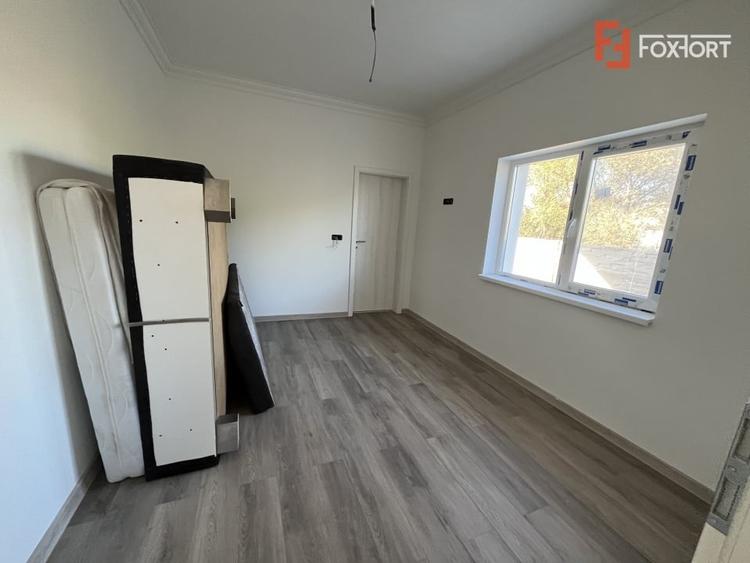 Duplex cu 4 camere cu Canalizare în Moșnița Nouă