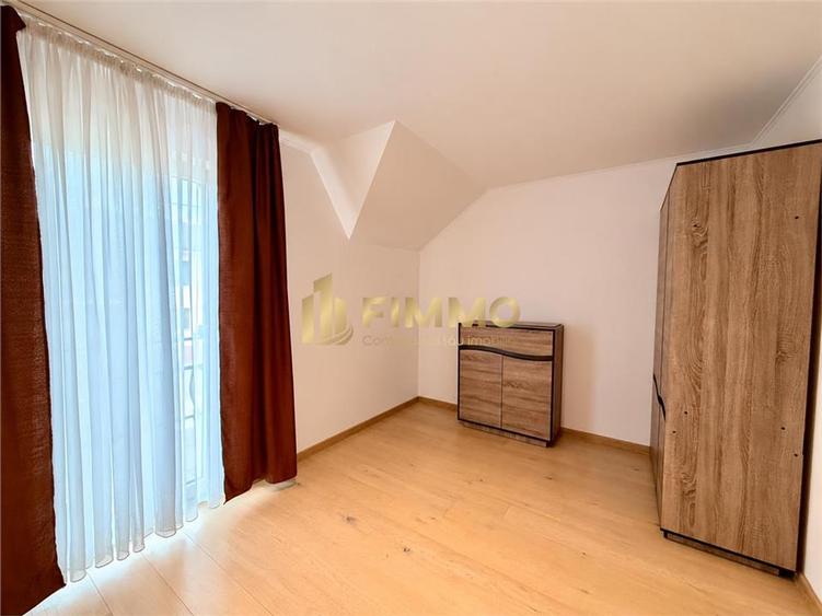 Duplex cu 3 camere cu Canalizare în Est