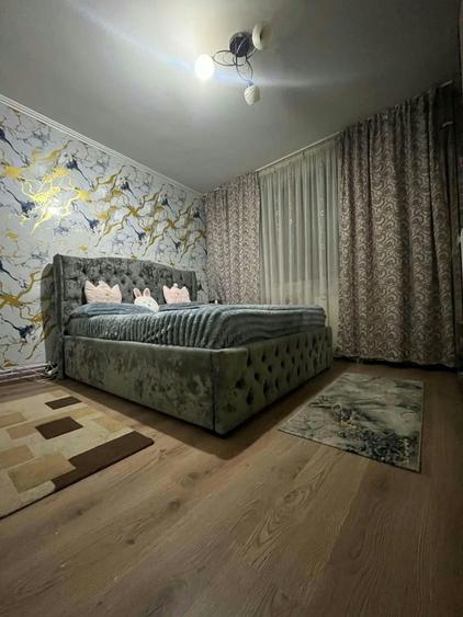 Apartament cu 4 camere decomandat în Central