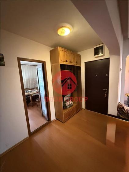 Apartament cu 4 camere decomandat în Inel II