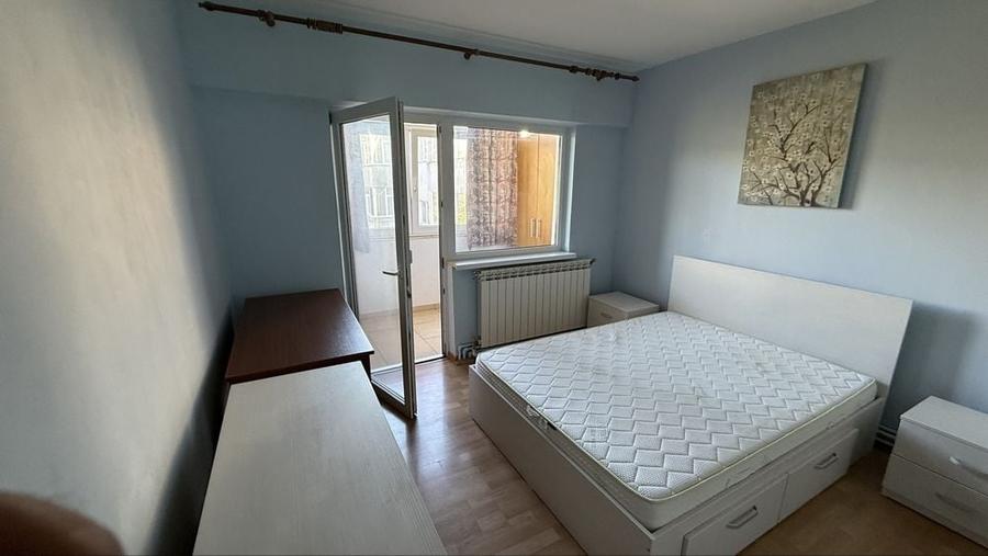 Apartament cu 3 camere decomandat în Faleza Nord