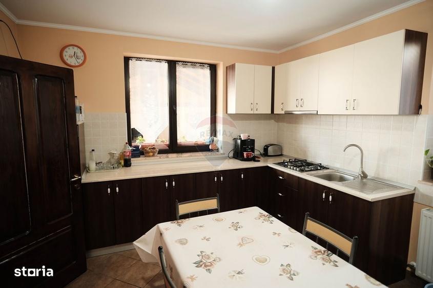 Casă cu 4 camere în Central